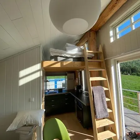 Minihus Med Drommeutsikt Til Sunnmorsalpene *