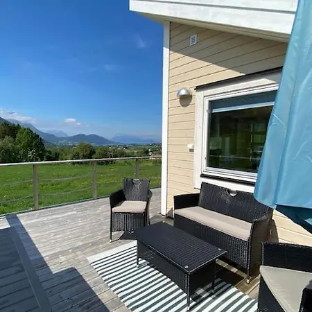 Apartment Minihus Med Drommeutsikt Til Sunnmorsalpene
