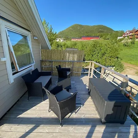 Minihus Med Drommeutsikt Til Sunnmorsalpene Apartament
