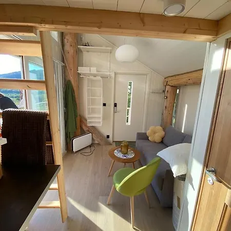 Minihus Med Drommeutsikt Til Sunnmorsalpene Apartament