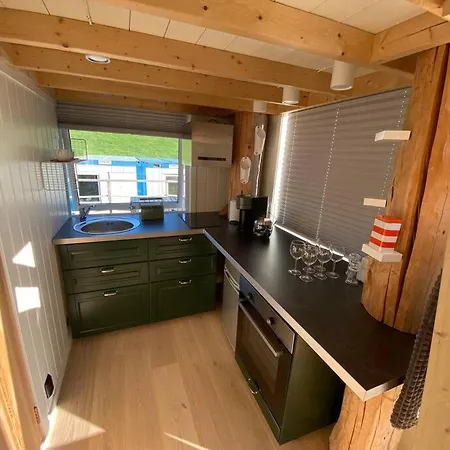 Minihus Med Drommeutsikt Til Sunnmorsalpene Apartament
