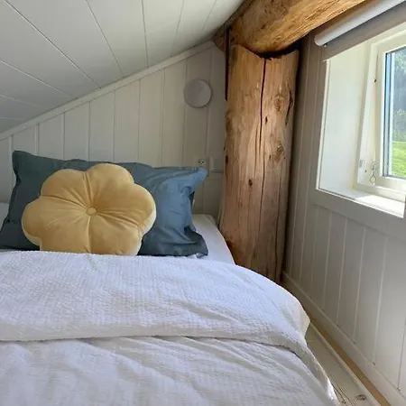 Minihus Med Drommeutsikt Til Sunnmorsalpene Apartament *